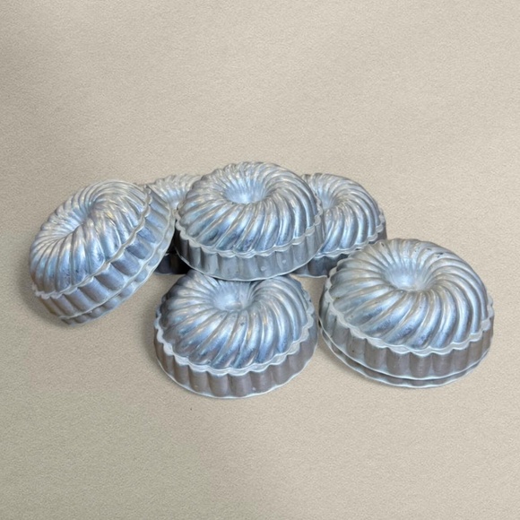 Other - Vintage Aluminum Swirl Gelatin‎ Molds – Set of 8 | Mid Century Kitchenware